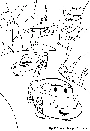 Coloriage Cars : deux voitures de course sur une route sinueuse avec des ponts et des montagnes en arrière-plan